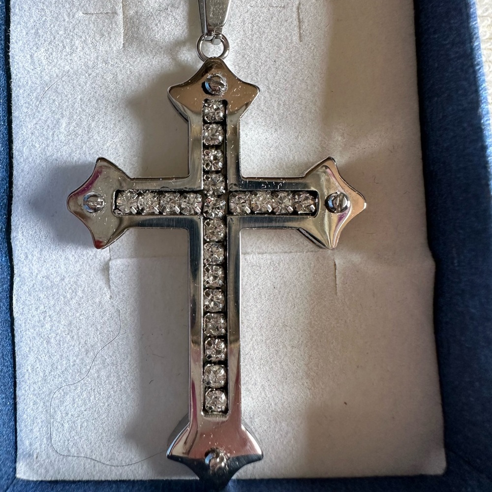 New Stainless Steel Silver Cross Pendent with Rhinestones